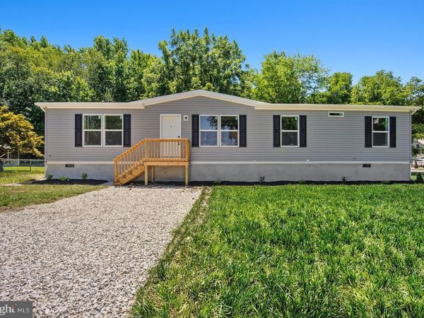28 4TH AVENUE, CARNEYS POINT, NJ 08069