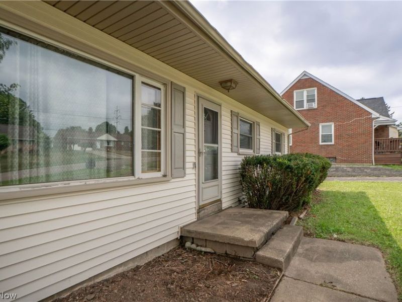 158 Miles Avenue NW, Canton, OH 44708 Photo 2