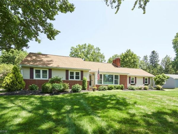 251 Schocalog Road, Akron, OH 44313