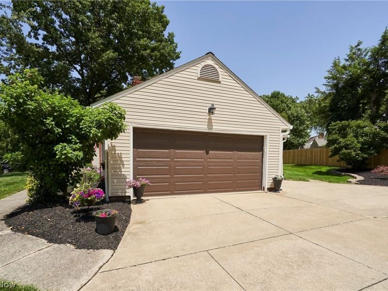 251 Schocalog Road, Akron, OH 44313 Photo 24