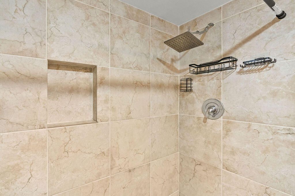 29 Lake Arbor Drive, Palm Springs, FL 33461 Photo