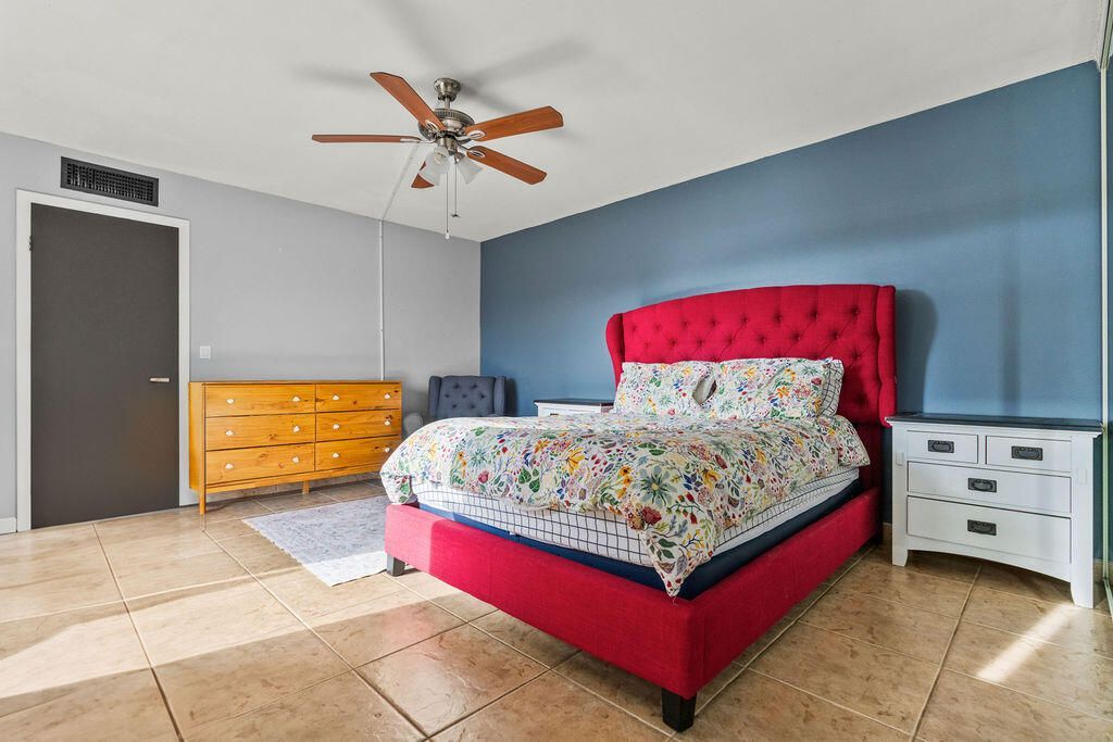29 Lake Arbor Drive, Palm Springs, FL 33461 Photo
