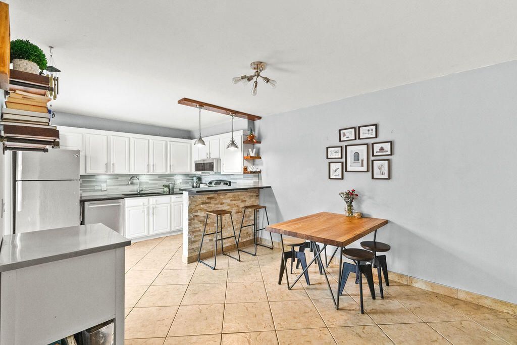29 Lake Arbor Drive, Palm Springs, FL 33461 Photo