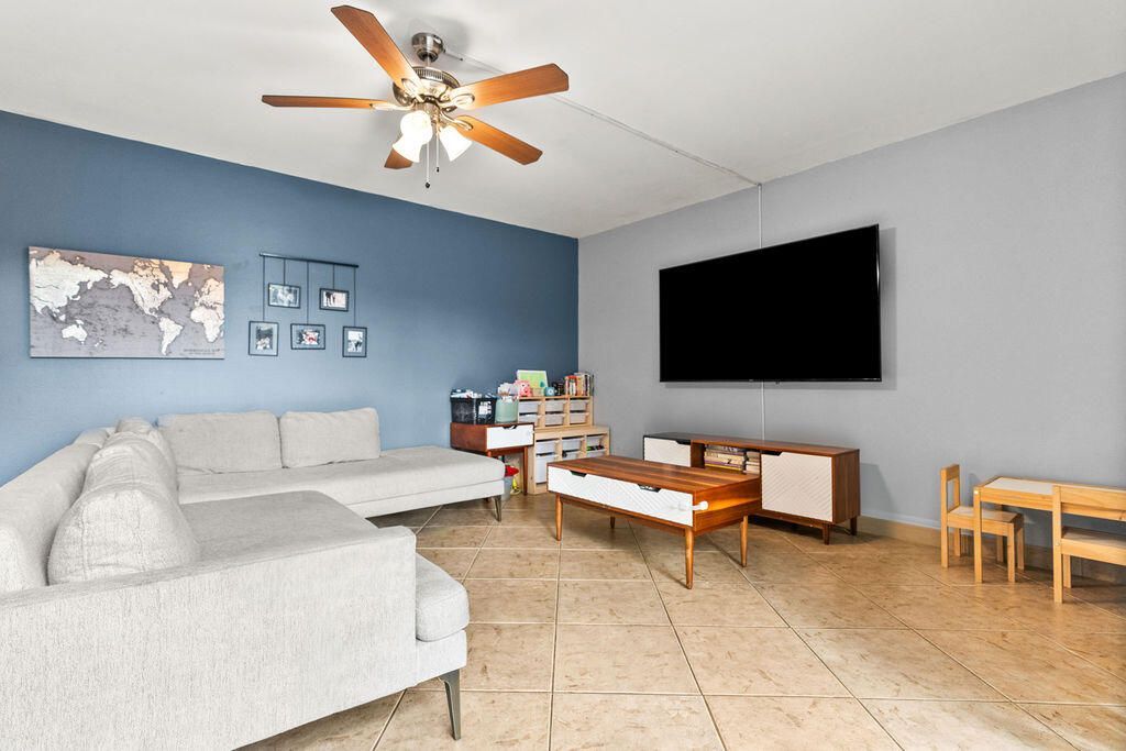 29 Lake Arbor Drive, Palm Springs, FL 33461 Photo
