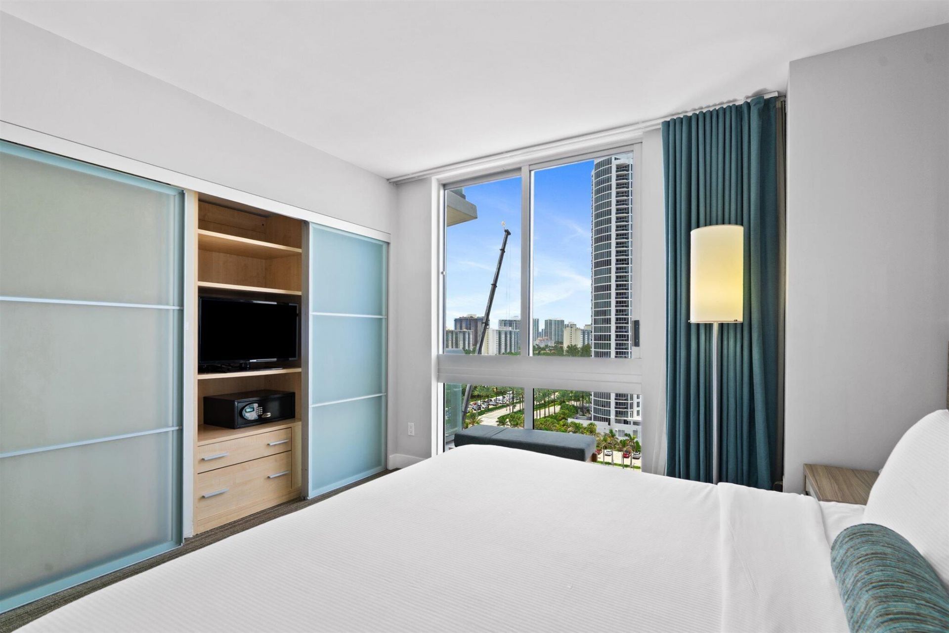 18683 Collins Avenue, Unit 1404, Sunny Isles Beach, FL 33160 Photo