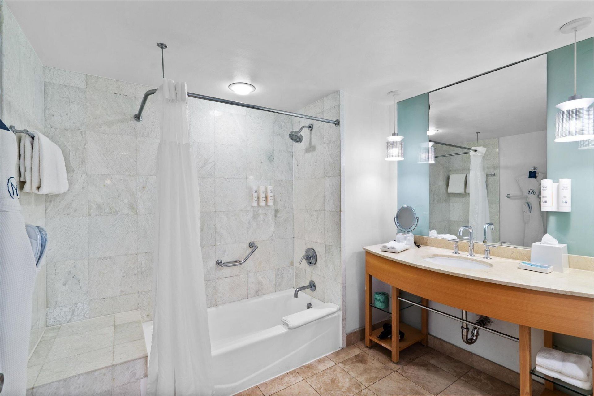 18683 Collins Avenue, Unit 1404, Sunny Isles Beach, FL 33160 Photo