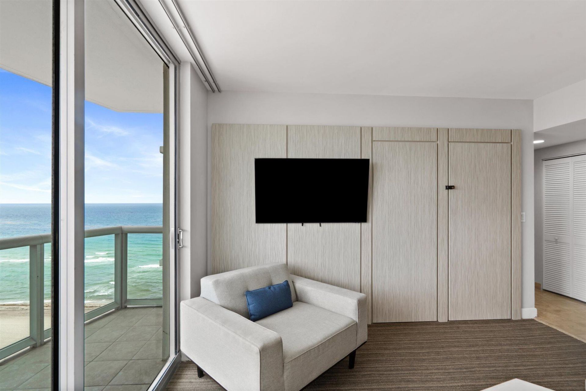 18683 Collins Avenue, Unit 1404, Sunny Isles Beach, FL 33160 Photo
