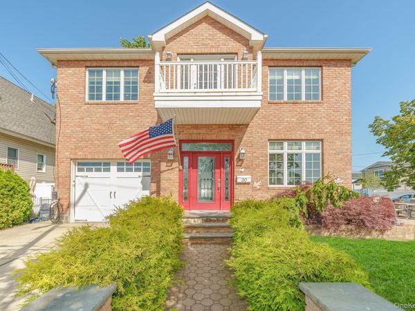 30 East Boulevard , East Rockaway, NY 11518