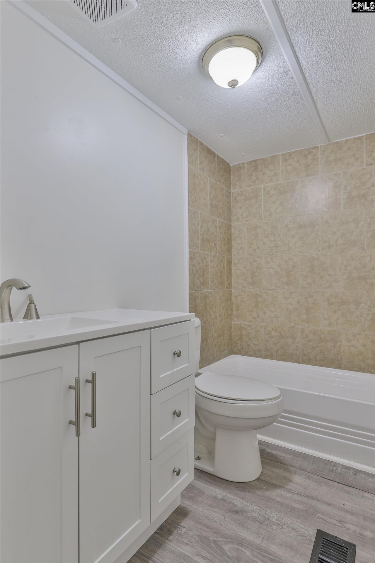 211 Federal Lane  Photo 24