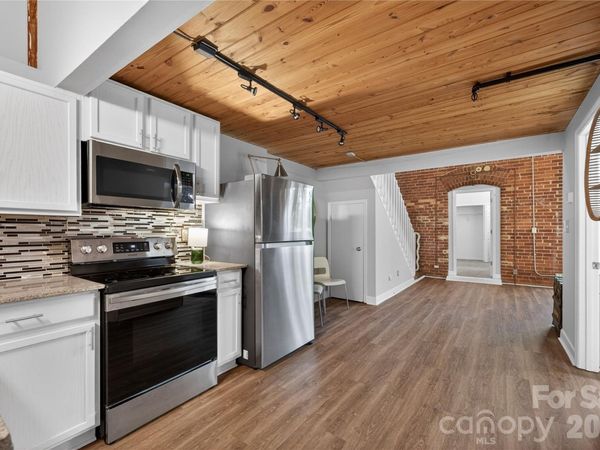 201 S Hoskins Road , Unit 121, Charlotte, NC 28208