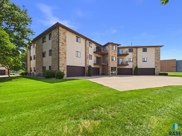4605 W Custer Ln, Unit 306, Sioux Falls, SD 57106