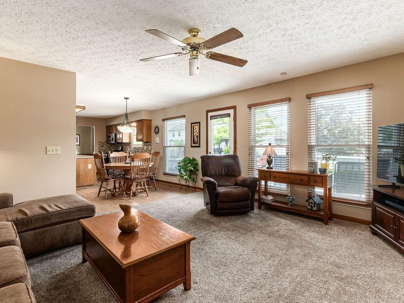 1042 Rousseau Lane, Galloway, OH 43119 Photo 16