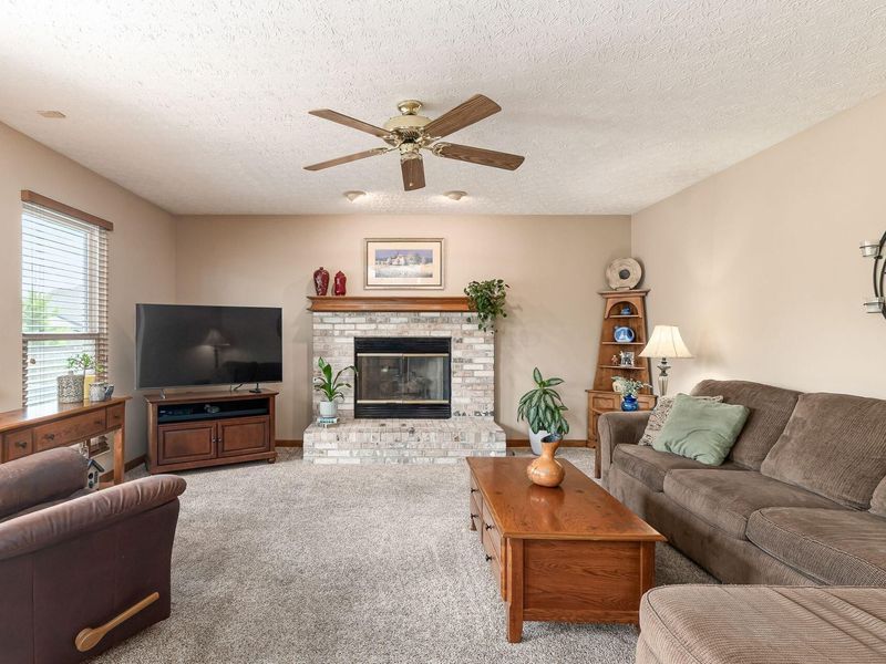 1042 Rousseau Lane, Galloway, OH 43119 Photo 17