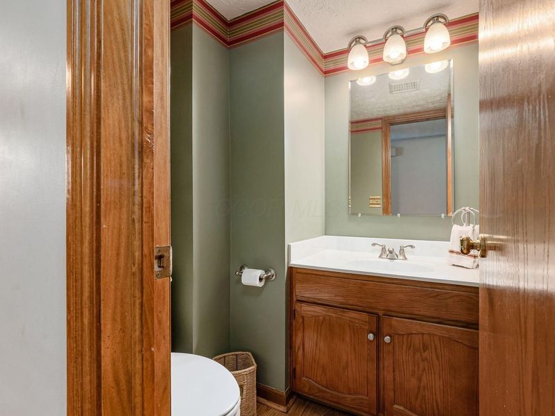 1042 Rousseau Lane, Galloway, OH 43119 Photo 19