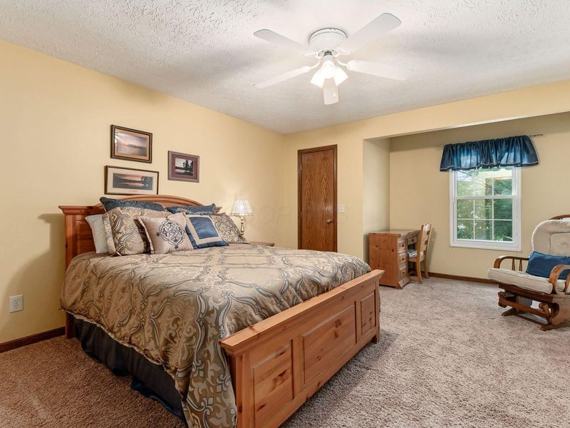 1042 Rousseau Lane, Galloway, OH 43119 Photo 29