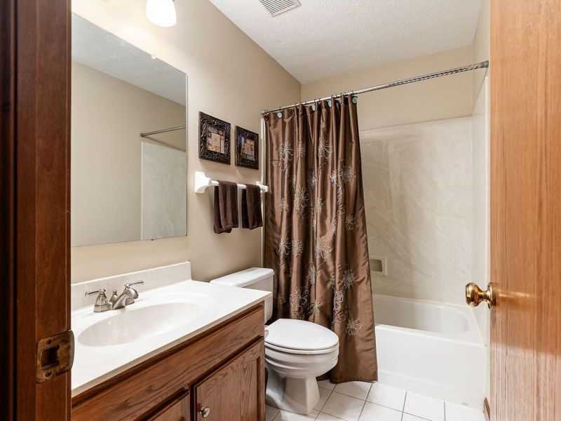 1042 Rousseau Lane, Galloway, OH 43119 Photo 32
