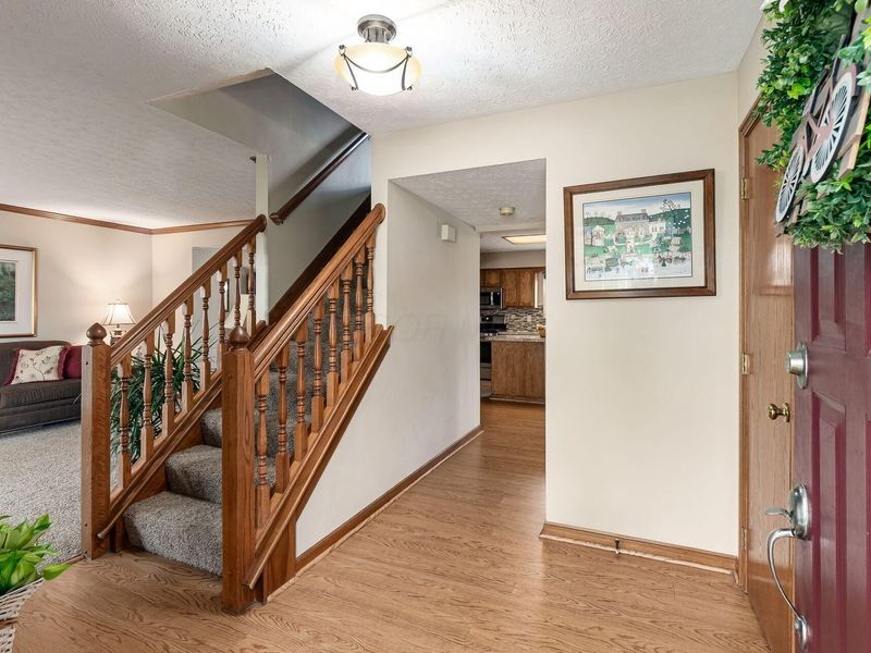 1042 Rousseau Lane, Galloway, OH 43119 Photo 5