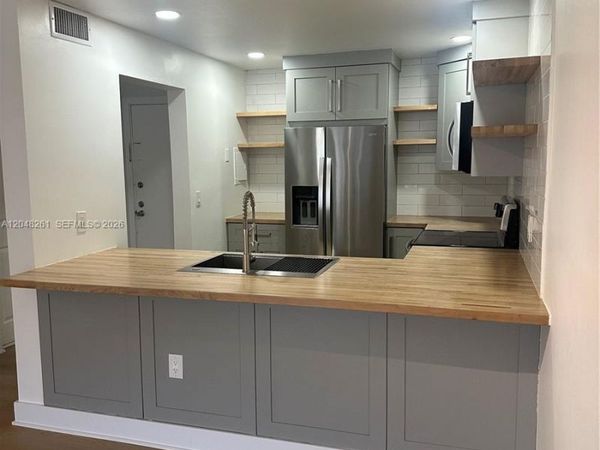 10425 SW 112th Ave , Unit 215, Miami, FL 33176
