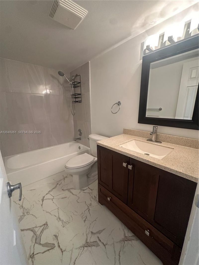 10425 SW 112th Ave , Unit 215, Miami, FL 33176 Photo