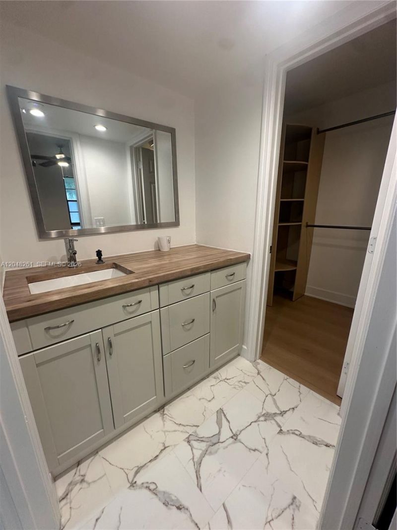 10425 SW 112th Ave , Unit 215, Miami, FL 33176 Photo