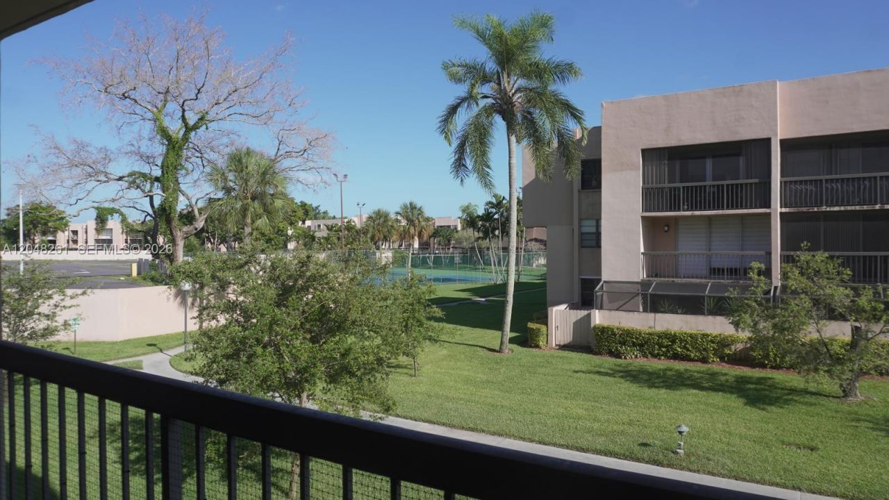 10425 SW 112th Ave , Unit 215, Miami, FL 33176 Photo