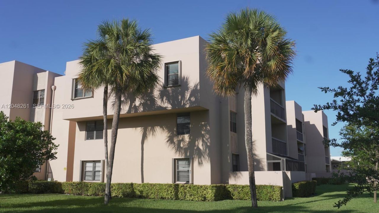 10425 SW 112th Ave , Unit 215, Miami, FL 33176 Photo