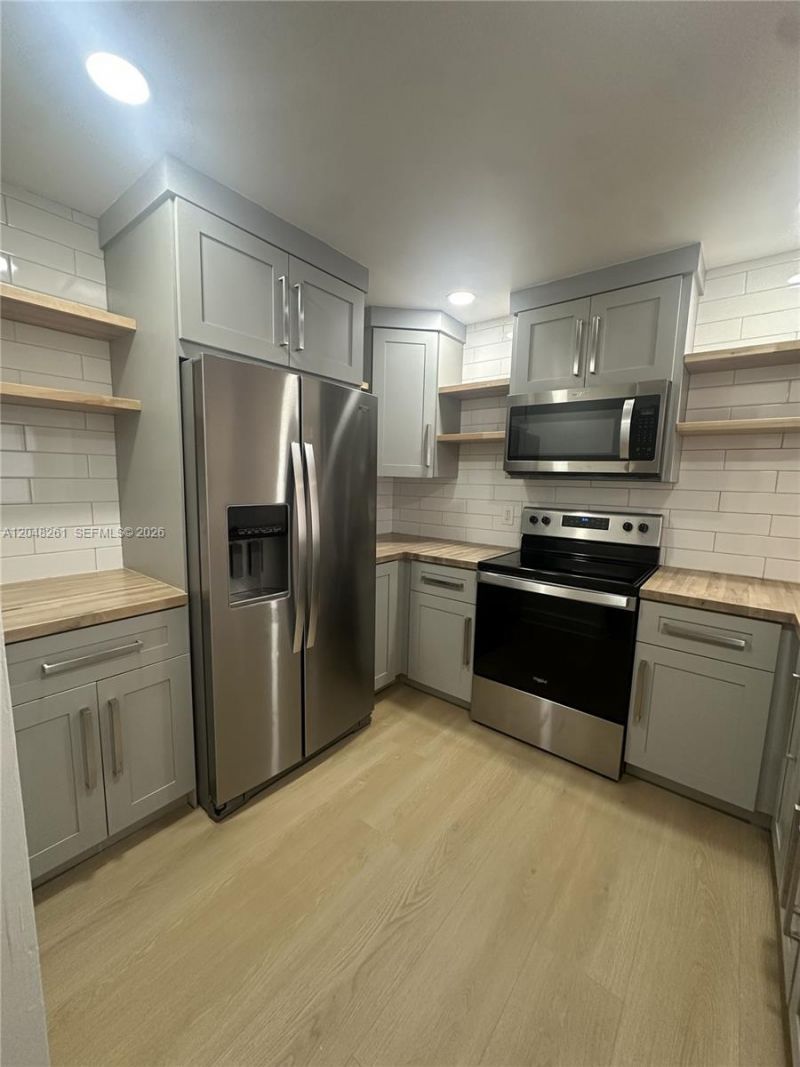 10425 SW 112th Ave , Unit 215, Miami, FL 33176 Photo
