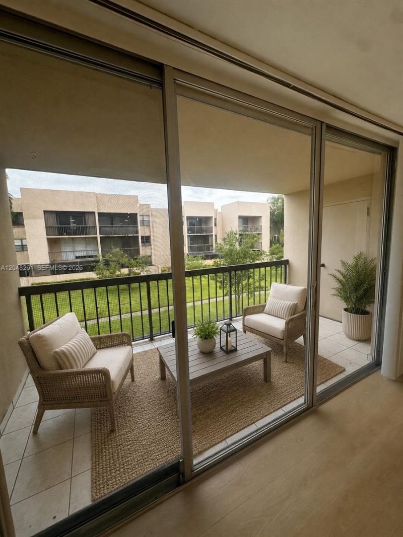 10425 SW 112th Ave , Unit 215, Miami, FL 33176 Photo