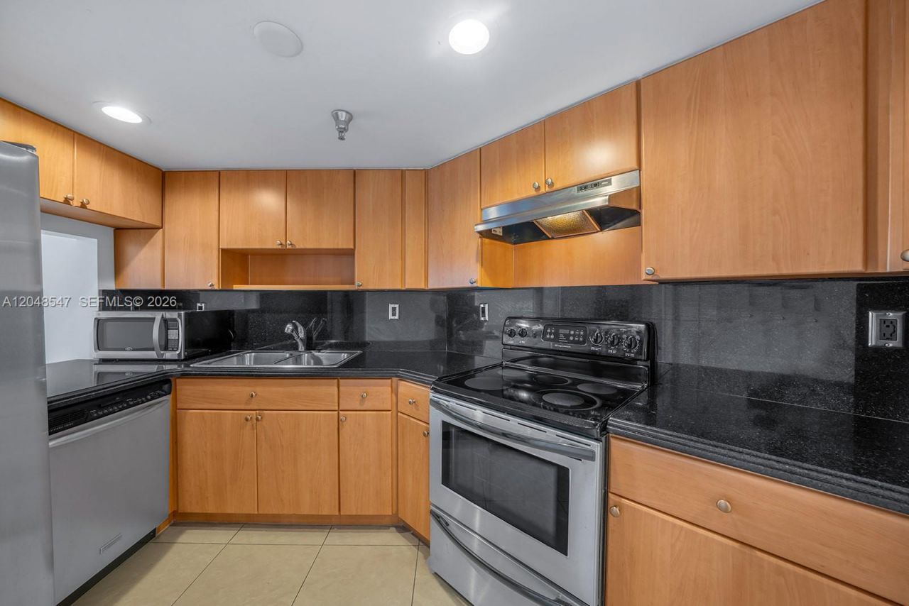 2400 SW 3rd Ave, Unit 706, Miami, FL 33129 Photo