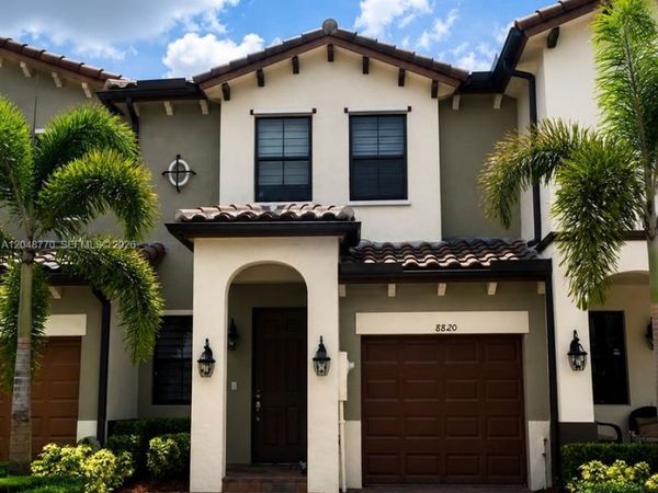 8820 NW 103rd Ave , Doral, FL 33178