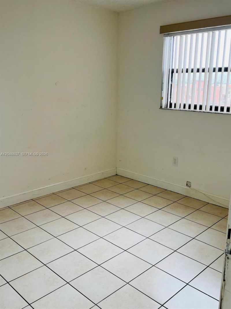 8075 NW 7th St , Unit 520, Miami, FL 33126 Photo