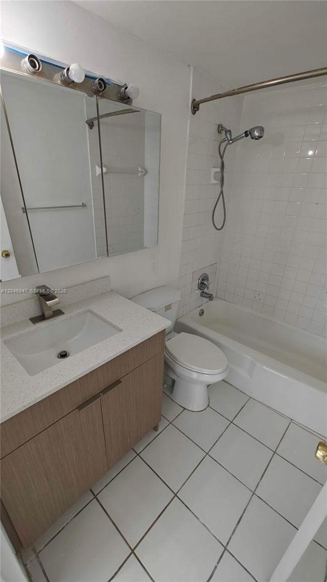 801 Brickell Bay Dr , Unit 365, Miami, FL 33131 Photo