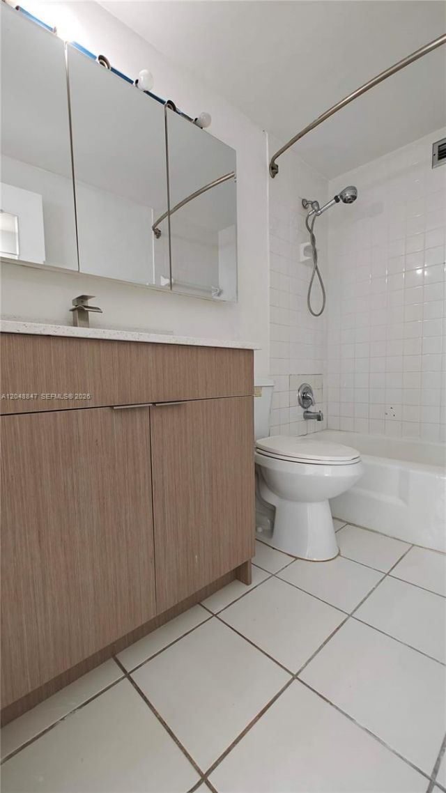 801 Brickell Bay Dr , Unit 365, Miami, FL 33131 Photo
