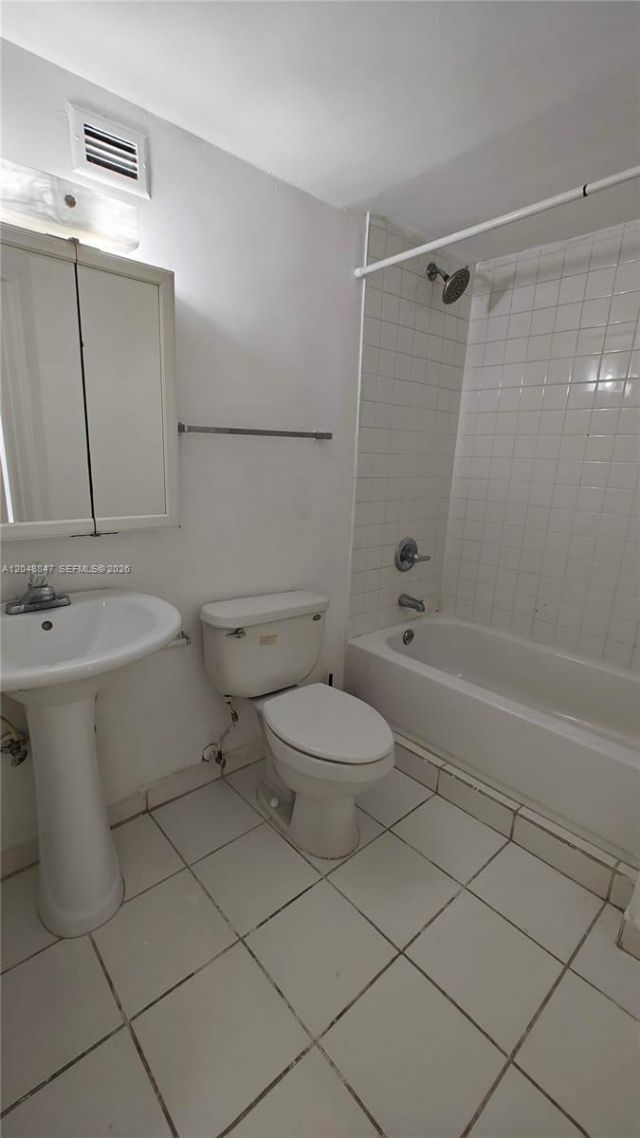 801 Brickell Bay Dr , Unit 365, Miami, FL 33131 Photo
