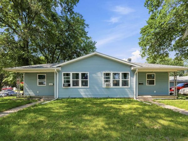 2018 W Central Park Avenue , Davenport, IA 52804