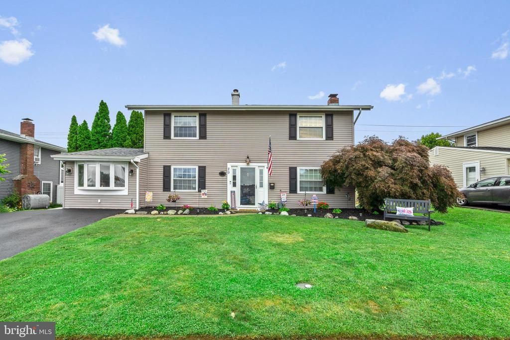 29 TINDER ROAD, LEVITTOWN, PA 19056