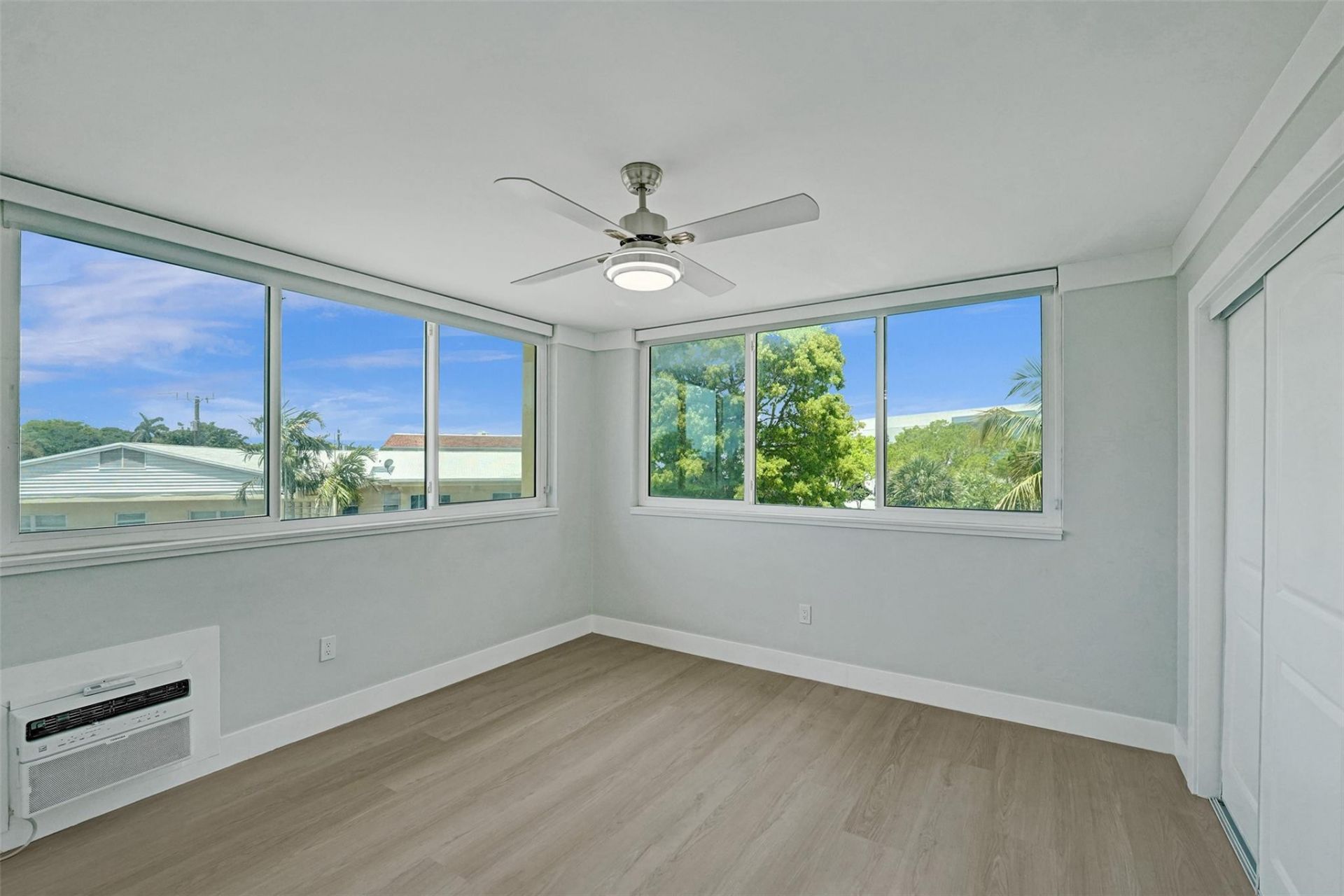 2400 NE 9th Street, Unit 304, Fort Lauderdale, FL 33304 Photo