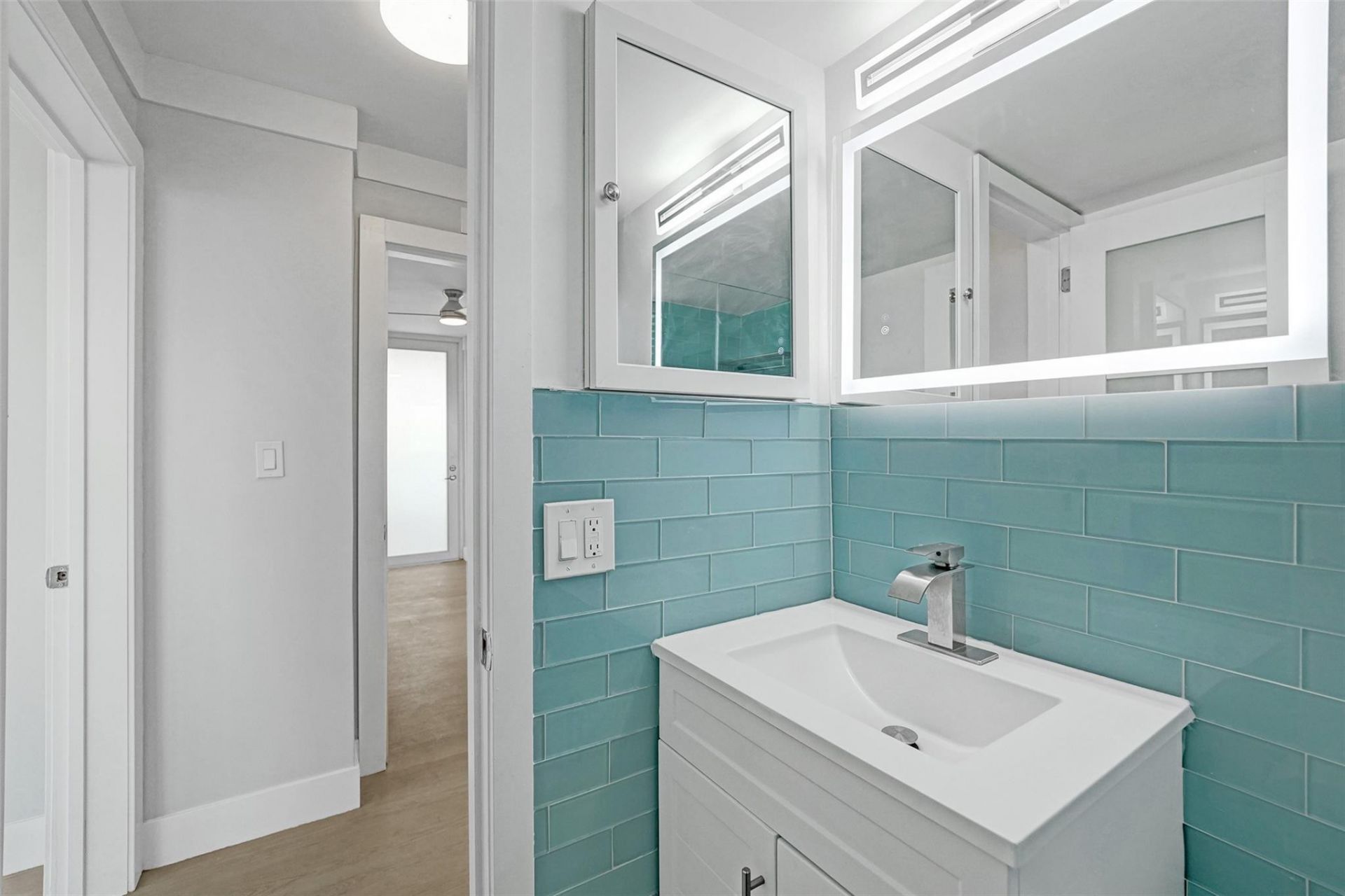 2400 NE 9th Street, Unit 304, Fort Lauderdale, FL 33304 Photo