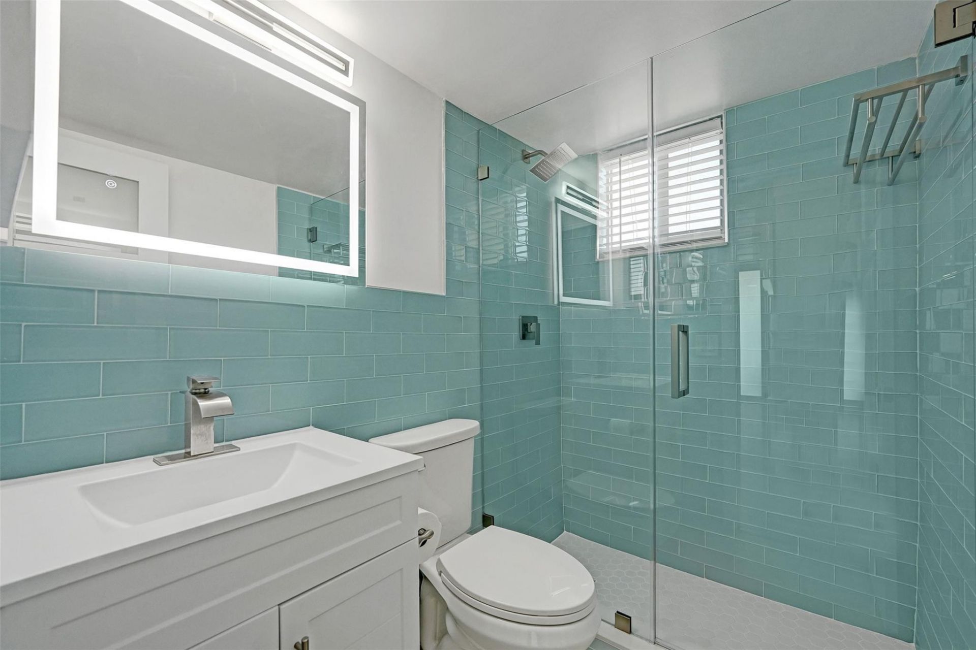 2400 NE 9th Street, Unit 304, Fort Lauderdale, FL 33304 Photo
