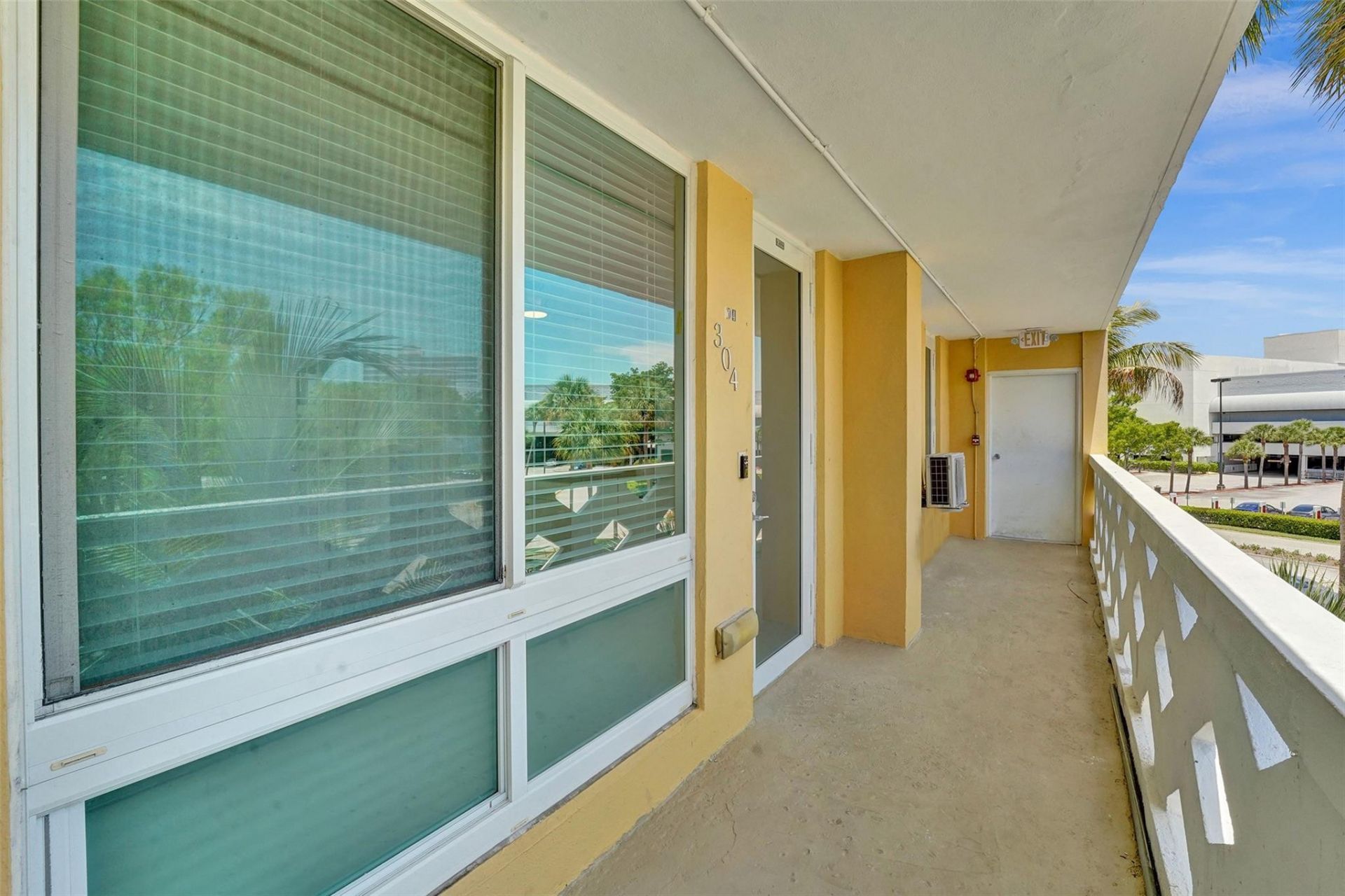 2400 NE 9th Street, Unit 304, Fort Lauderdale, FL 33304 Photo