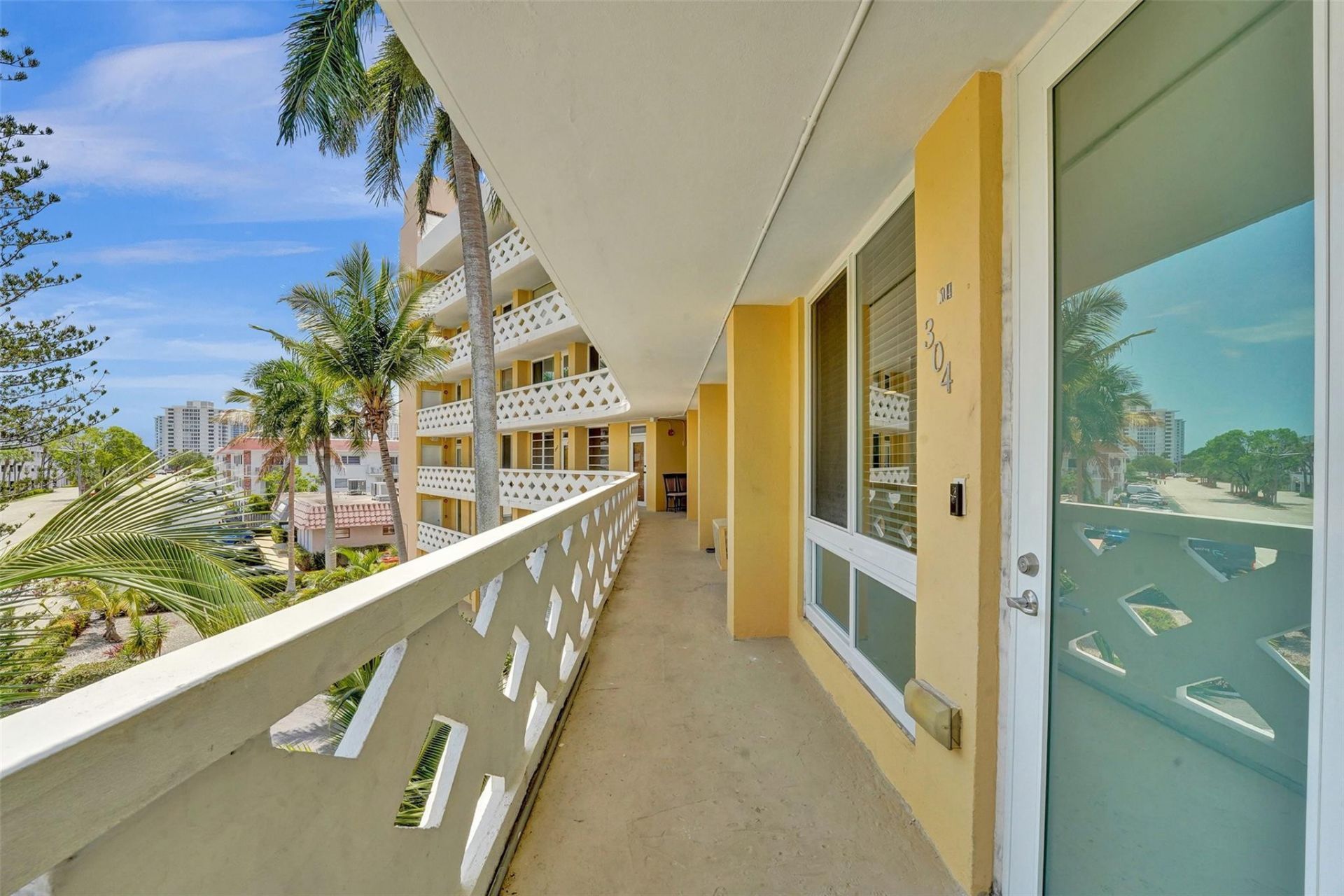 2400 NE 9th Street, Unit 304, Fort Lauderdale, FL 33304 Photo
