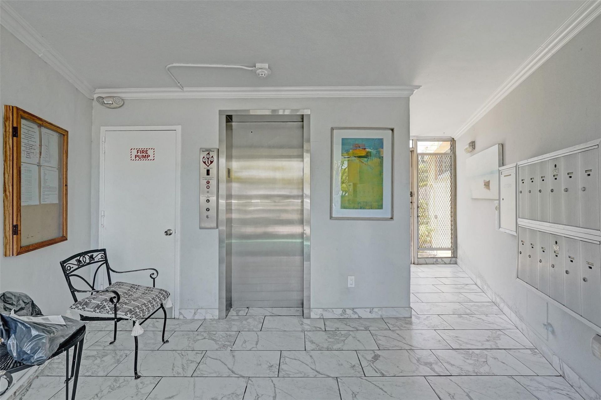 2400 NE 9th Street, Unit 304, Fort Lauderdale, FL 33304 Photo