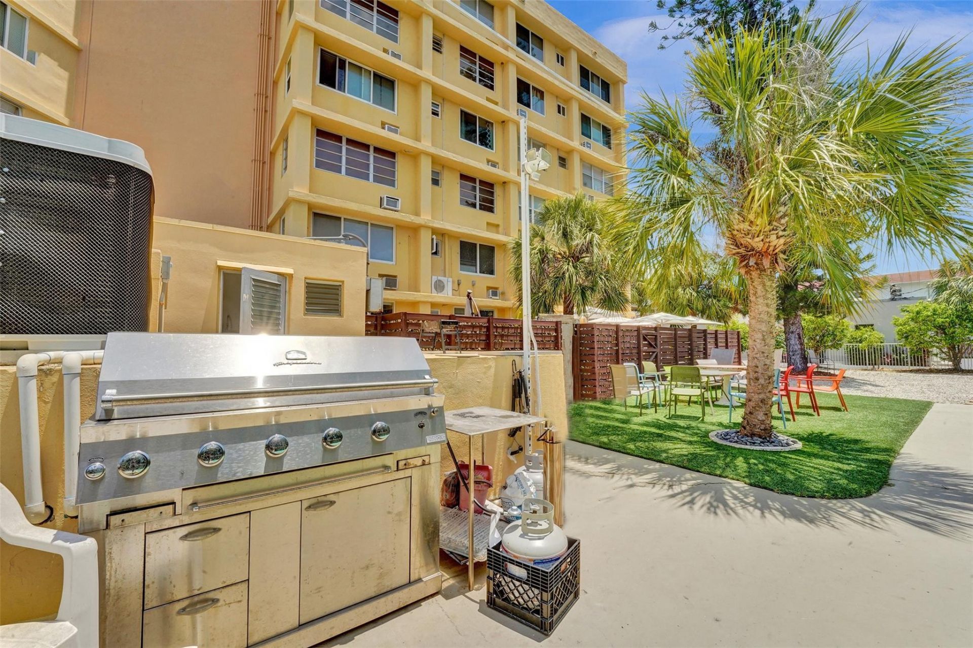 2400 NE 9th Street, Unit 304, Fort Lauderdale, FL 33304 Photo