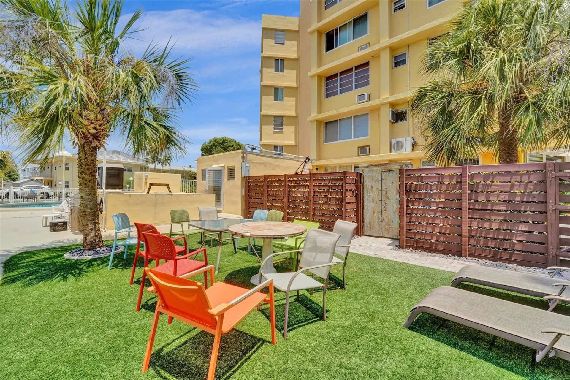 2400 NE 9th Street, Unit 304, Fort Lauderdale, FL 33304 Photo