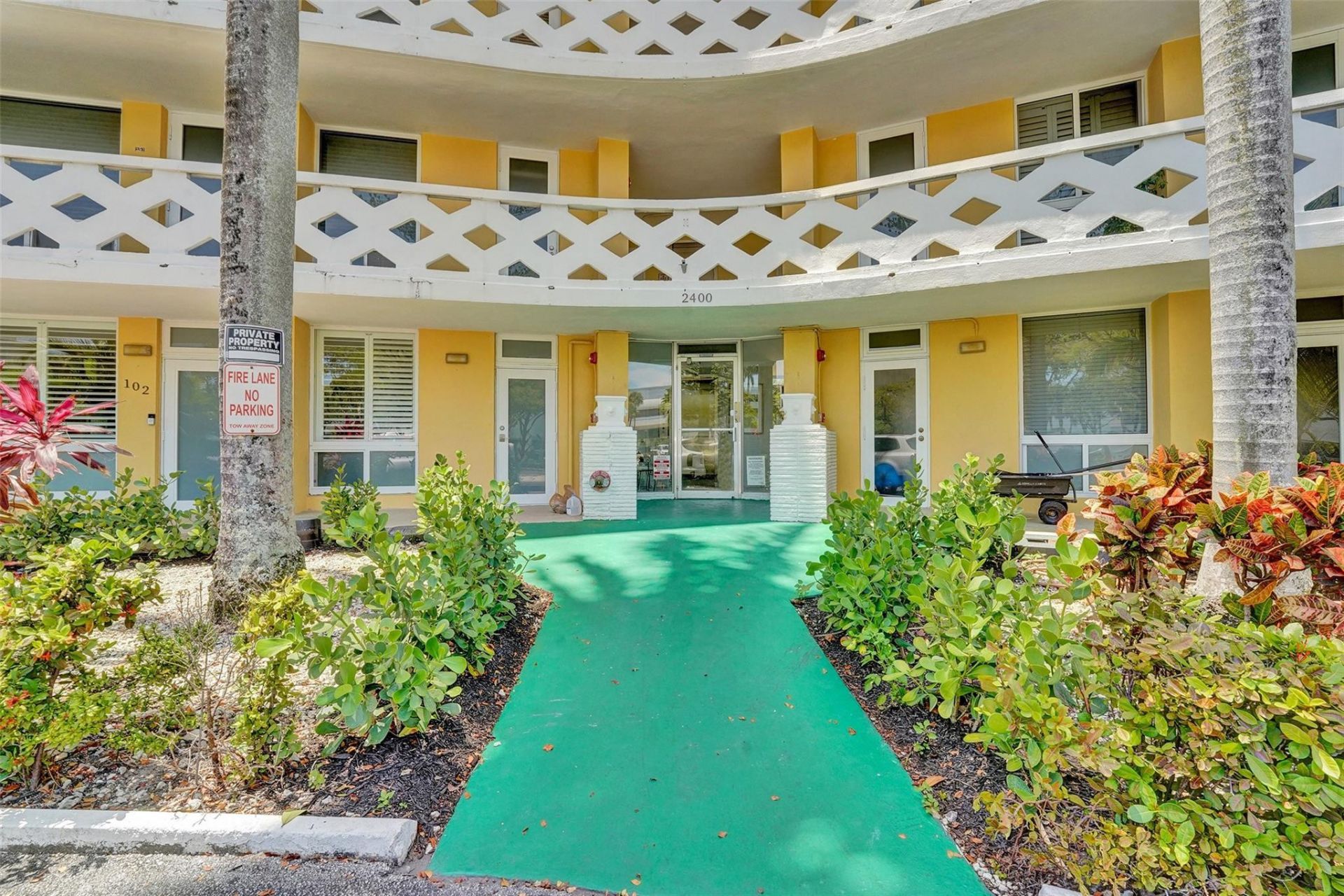 2400 NE 9th Street, Unit 304, Fort Lauderdale, FL 33304 Photo