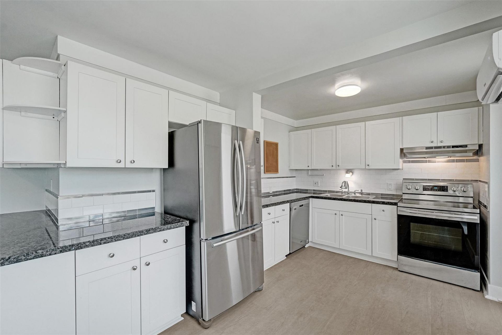 2400 NE 9th Street, Unit 304, Fort Lauderdale, FL 33304 Photo
