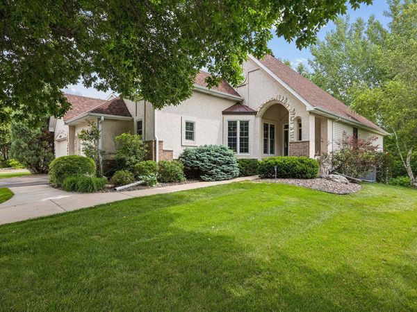 18464 Farmstead Circle, Eden Prairie, MN 55347
