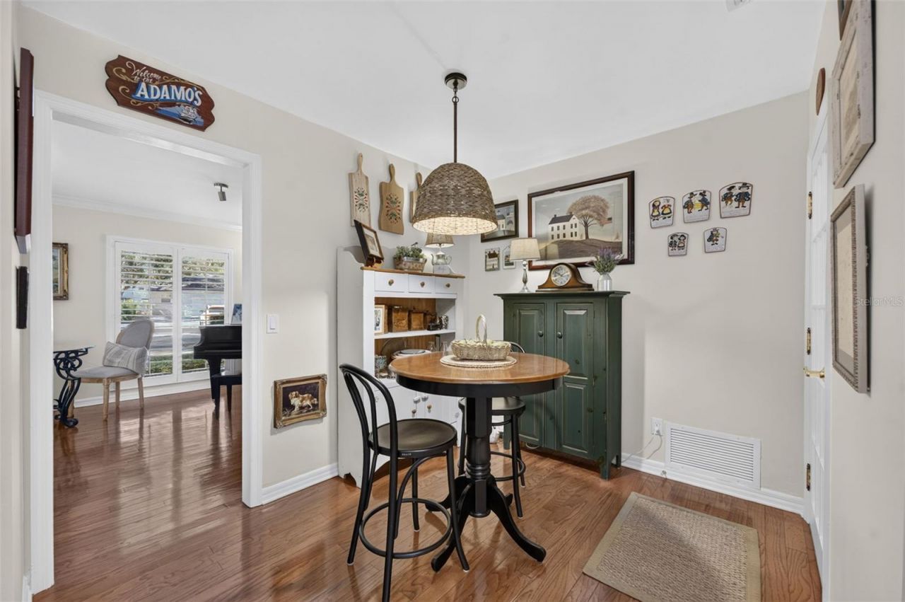 823 Woods Court , Maitland, FL 32751 Photo