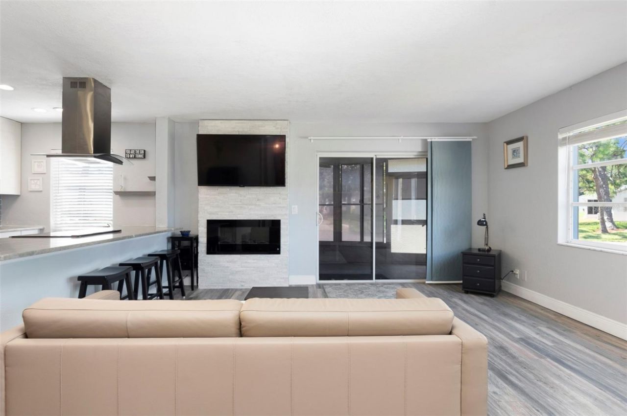 3281 38th Way S, Unit C, Saint Petersburg, FL 33711 Photo