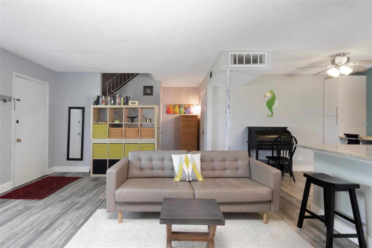 3281 38th Way S, Unit C, Saint Petersburg, FL 33711 Photo